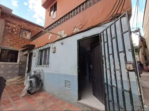CASA DE PRIMER PISO BELEN RINCON